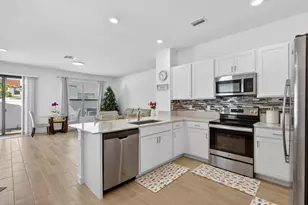 1011 Willow Pl, Riviera Beach, FL 33410 - Photo 12