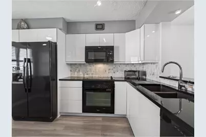 7290 Kinghurst Drive 703, Delray Beach, FL 33446 - Photo 2