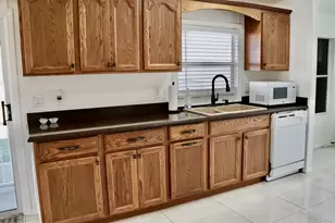 325 Mockingbird Ave, Fort Pierce, FL 34982 - Photo 10