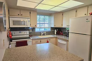 2920 Crosley Dr E, West Palm Beach, FL 33415 - Photo 4