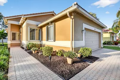 8099 Bellafiore Way, Boynton Beach, FL 33472 - Photo 2