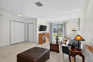 16319 E Cheltenham Dr, Loxahatchee, FL 33470 - Photo 12