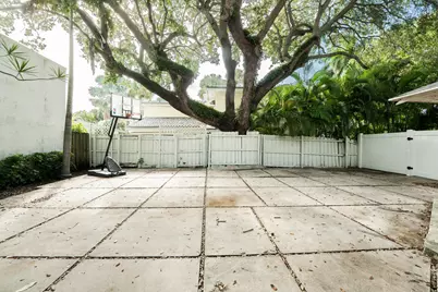 700 E Palmetto Park Road, Boca Raton, FL 33432 - Photo 24