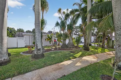 9520 Birmingham Drive, Palm Beach Gardens, FL 33410 - Photo 4