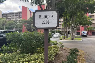 2202 S Cypress Bend Dr, Pompano Beach, FL 33069 - Photo 22