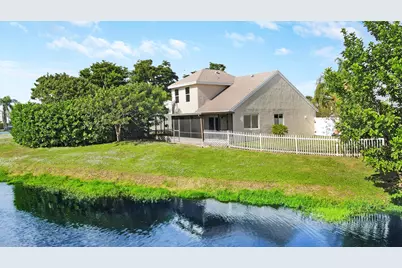 41 Tara Lakes Drive E, Boynton Beach, FL 33436 - Photo 2