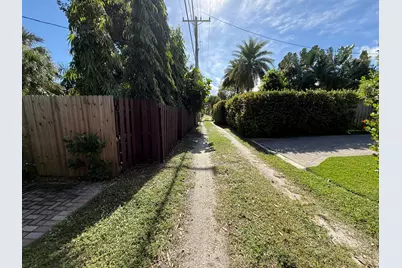 1219 N Lakeside Drive, Lake Worth Beach, FL 33460 - Photo 26