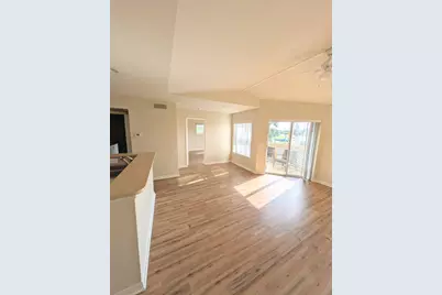 4863 Via Palm Lakes, Unit #811, West Palm Beach, FL 33417 - Photo 4