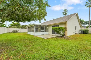 13048 Meadowbreeze Dr, Wellington, FL 33414 - Photo 24