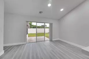 13048 Meadowbreeze Dr, Wellington, FL 33414 - Photo 8