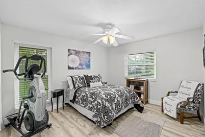 15270 Meadow Wood Drive, Wellington, FL 33414 - Photo 12