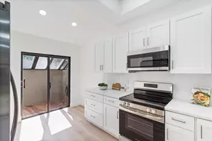 10967 Lake Front Pl, Boca Raton, FL 33498 - Photo 4