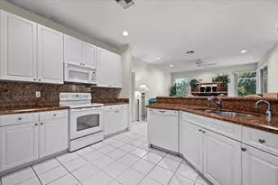 180 Egret Cir, Greenacres, FL 33413 - Photo 12