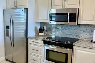 6 Royal Palm Way, Boca Raton, FL 33432 - Photo 2