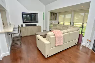 318 NE Golfview Circle, Stuart, FL 34996 - Photo 14