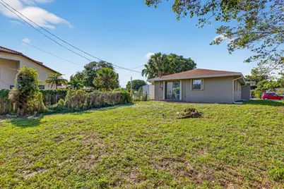 208 NE 14th Avenue, Pompano Beach, FL 33060 - Photo 18