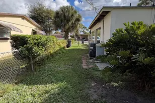 813 Burch Dr, West Palm Beach, FL 33415 - Photo 34