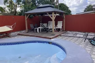 6760 NW 25th Ct, Sunrise, FL 33313 - Photo 2