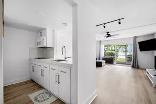 222 N Federal Hwy, Deerfield Beach, FL 33441 - Photo 10