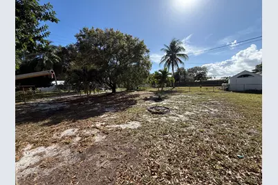 1601 NE Maureen Court, Jensen Beach, FL 34957 - Photo 18