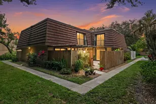 617 6th Ln, Palm Beach Gardens, FL 33418 - Photo 2