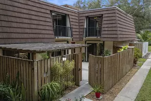 617 6th Ln, Palm Beach Gardens, FL 33418 - Photo 4