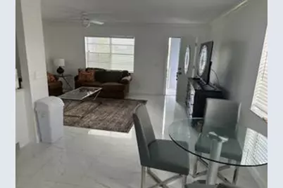 282 Burgundy F, Unit #F, Delray Beach, FL 33484 - Photo 4