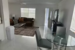 282 Burgundy F Unit, Delray Beach, FL 33484 - Photo 4