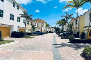 1527 NW 48th Ln, Boca Raton, FL 33431 - Photo 14