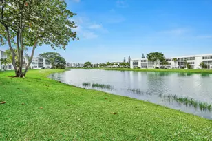 310 Wellington M, West Palm Beach, FL 33417 - Photo 10