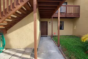 1203 Lakeview Dr E, Royal Palm Beach, FL 33411 - Photo 6