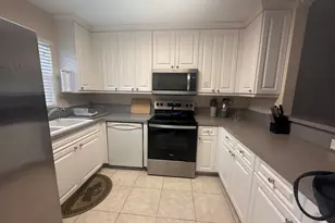 2950 SE Ocean Blvd Unit, Stuart, FL 34996 - Photo 2
