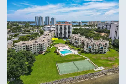 372 Golfview Road, Unit #201, North Palm Beach, FL 33408 - Photo 2