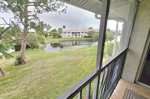 1503 SE Royal Green Cir, Port Saint Lucie, FL 34952 - Photo 2