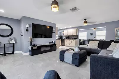 1013 SW 16th Street, Boynton Beach, FL 33426 - Photo 6