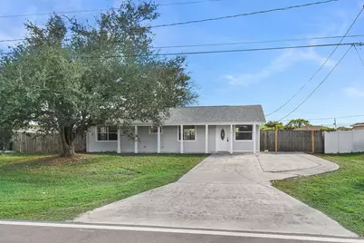 750 SW Lakehurst Drive, Port Saint Lucie, FL 34983 - Photo 2