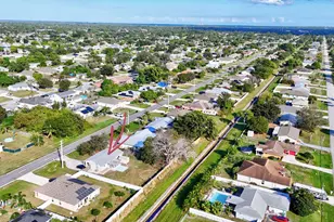 750 SW Lakehurst Dr, Port Saint Lucie, FL 34983 - Photo 40