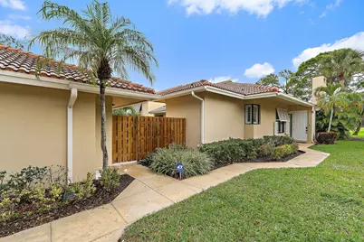 150 Old Meadow Way, Palm Beach Gardens, FL 33418 - Photo 2