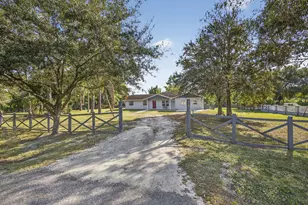 16318 E Glasgow Dr, The Acreage, FL 33470 - Photo 4