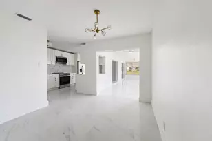 8508 NW 59th Pl, Tamarac, FL 33321 - Photo 4