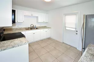 110 6th Ct SW, Vero Beach, FL 32962 - Photo 6