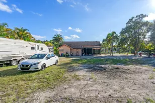 15857 N 75th Ln, Loxahatchee, FL 33470 - Photo 10