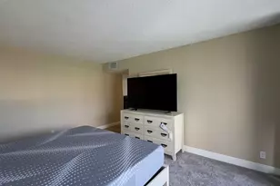 2425 Presidential Way, West Palm Beach, FL 33401 - Photo 10