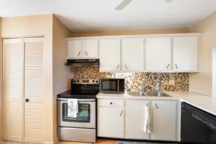 422 Grove Isle Cir, Vero Beach, FL 32962 - Photo 14