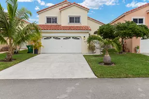 1045 SE 6th Ave, Dania, FL 33004 - Photo 2