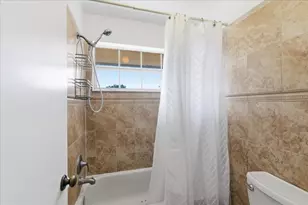 11140 SW 11th Pl, Davie, FL 33324 - Photo 16