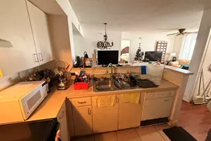 520 SW 111th Ave, Pembroke Pines, FL 33025 - Photo 6