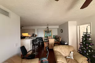 520 SW 111th Ave, Pembroke Pines, FL 33025 - Photo 8