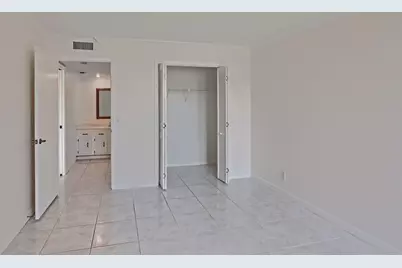 5390 Woodland Lakes Drive, Unit #102, Palm Beach Gardens, FL 33418 - Photo 16