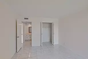 5390 Woodland Lakes Dr, Palm Beach Gardens, FL 33418 - Photo 16